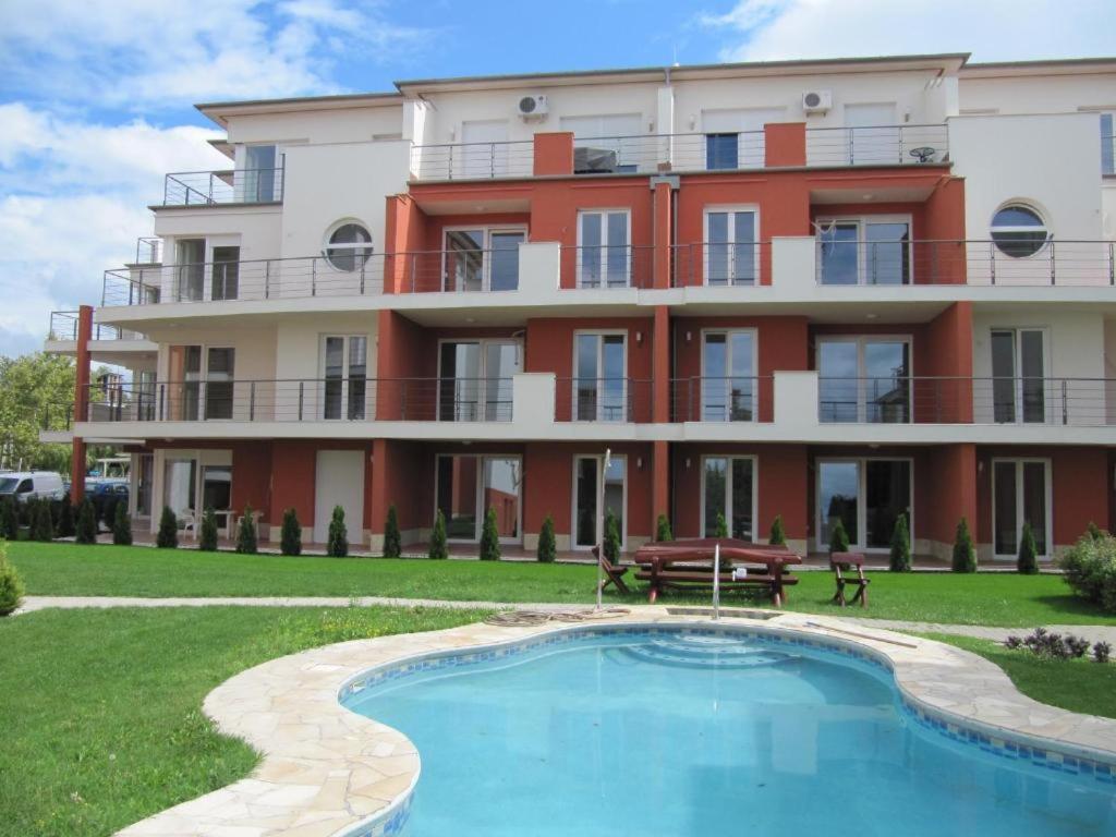 Goldenbeach Deluxe Apartment ชิโอฟก ภายนอก รูปภาพ